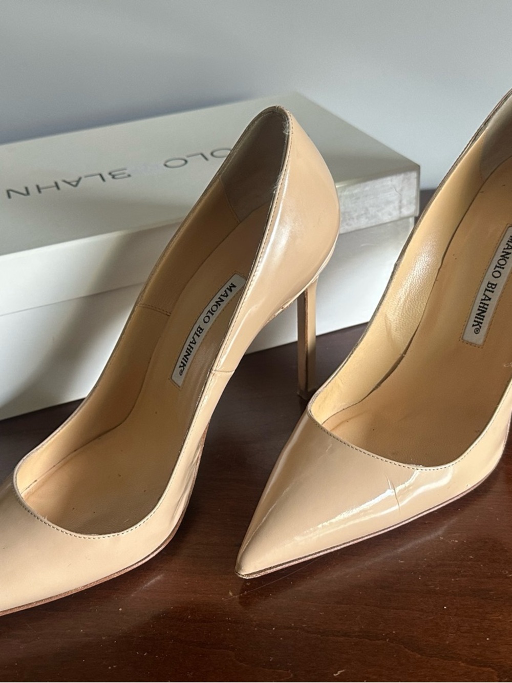 Manolo Blahnik Nude Patent Leather Pointed Toe Stilettos
